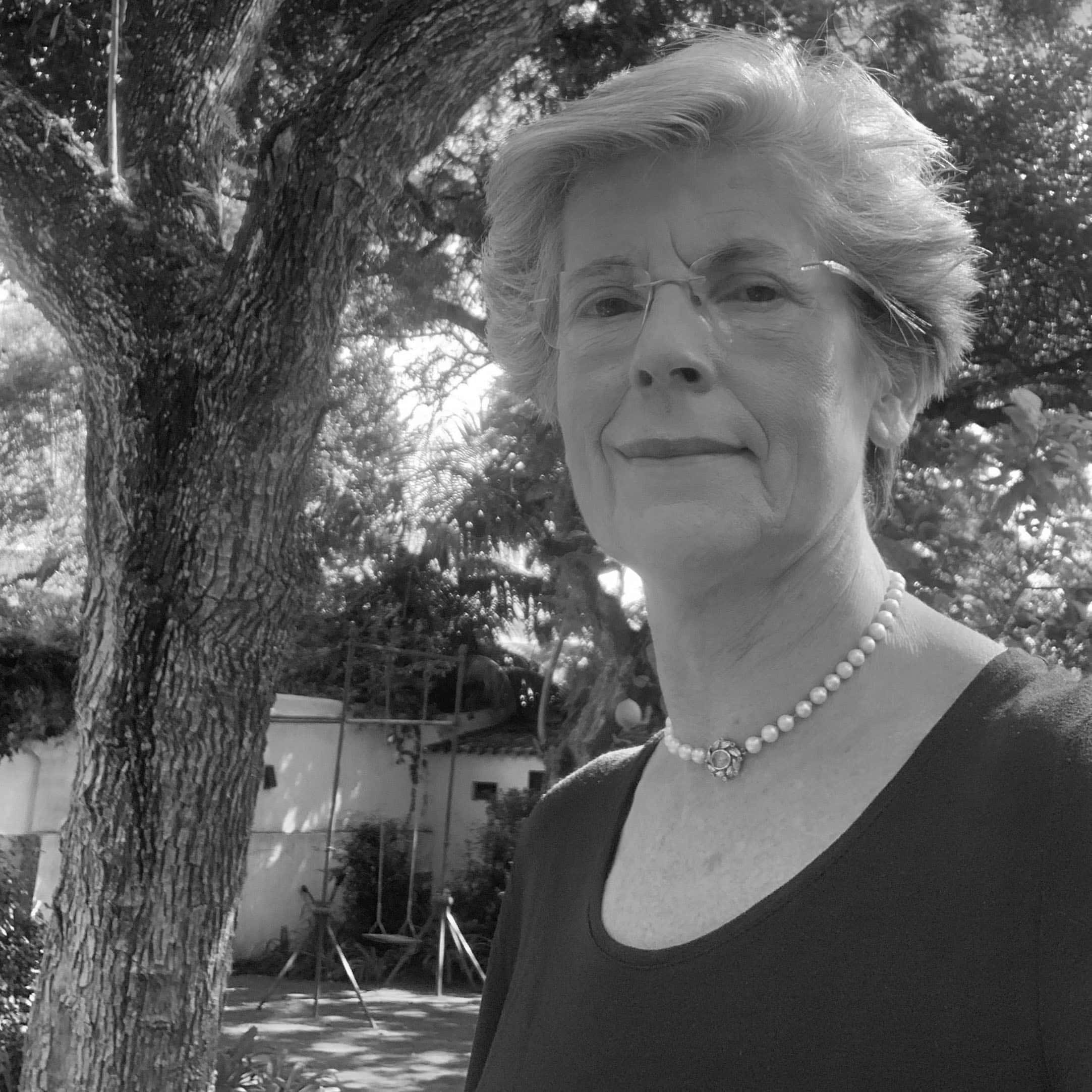 Dra. Maria Gomes Ferreira